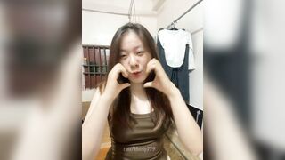 Em Gái Thủ Dâm Bắn Nước Tung Toé 2