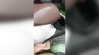 Tiểu lên xe bạn nữ học cùng trường