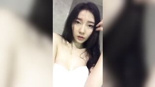 Gái Xinh Tự Quay Show  Đi Tắm Thủ Dâm