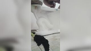 Anh trai bị em gái quay lén ik wc bị phát hiện