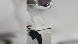 Anh trai bị em gái quay lén ik wc bị phát hiện