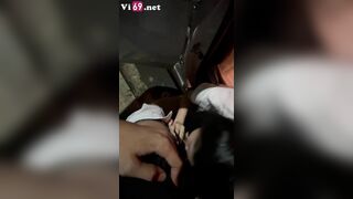 Đưa em đi dạo ở công viên bắt em cởi quần lót phô dâm rồi bú cu public 3