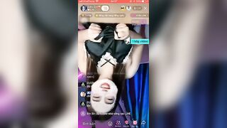 Show vú to trên tiktok của em gái dâm đảng