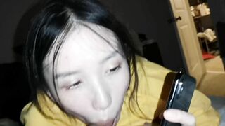 Đáng bú cu thì mẹ gọi