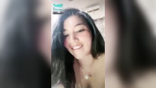 Em gái dâm lồn múp vú to móc lồn nước lênh láng mặt siêu dâm