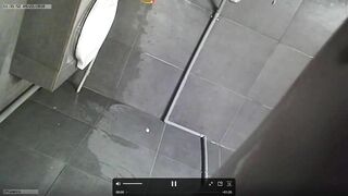Quay lén WC công cộng 10