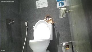 Quay lén toilet công cộng 5