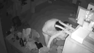 Vợ đưa trai về nhà địt chồng chồng soi cam thì phát hiện