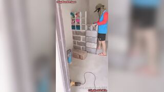 thw a thợ làm vc vất vả, chị gái cho đụ để lấy sức làm việc tiếp