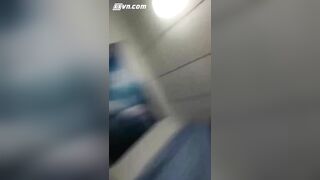 Xuất tinh đầy mồm e gái ko cho nhổ để quay lên tiktok