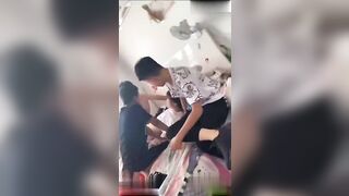Cô Gái Bị Cả Đám Con Trai Cưỡng Hiếp