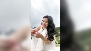 Độc lạ, E gái đi đà lạt nhờ người lạ móc lồn thủ dâm hộ cực nứng