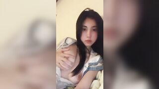 Em Gái xinh xắn vú bự  show cho ny xem