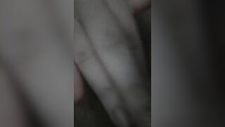 Em nứng ngủ không được show lồn cho mấy anh coi