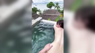 Địt em học sinh loli trong hồ bơi nước bắn bành bạch