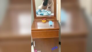 Số hưởng, giúp bé nó mang đồ lên được bé nó banh lồn mời địt