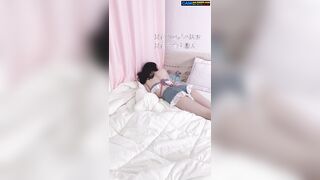 Em gái mi nơ đeo kính cực xinh làm tình cùng anh ngiu khoai to