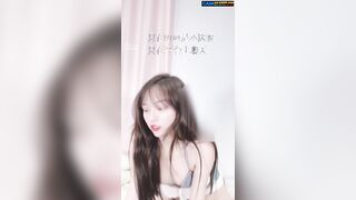 Em gái mi nơ đeo kính cực xinh làm tình cùng anh ngiu khoai to