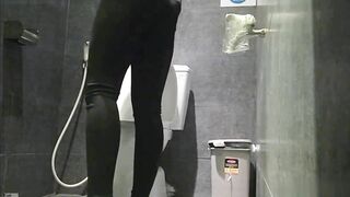 (Quay Lén) Clip Quay Lén Gái Đi Đái Trong Nhà Vệ Sinh Phần 5