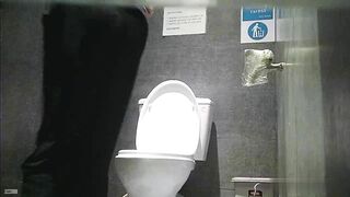 (Quay Lén) Clip Quay Lén Gái Đi Đái Trong Nhà Vệ Sinh Phần 6