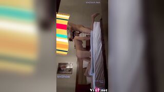 Chơi từ phòng ngủ đến phòng tắm em sướng rên phải thốt lên anh tuyệt quá 2