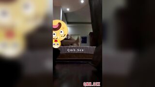 Anh địt mạnh lên xem nào ! Địt em đéo có cảm giác gì .... Phạch phạch .... Ớ ớ..... đ
