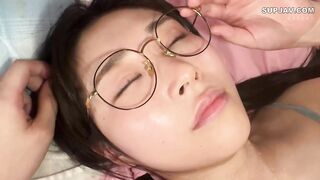 Thấy nhỏ em kế sống thoáng hay thẩm du, anh trai làm liều gạ thử nào ngờ quá sướng