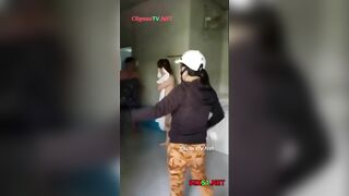 Bắt quả tang ông chồng đi đá phò đánh tiểu tam lộ nguyên hình
