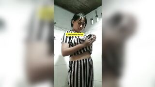 2k9 Show Hàng Cởi Đồ Giới Thiệu Bản Thân Với Người Lạ