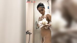13.65gái xinh tự q.uay tắm