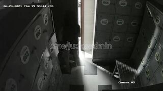 Hack cam phòng thay đồ bể bơi 2