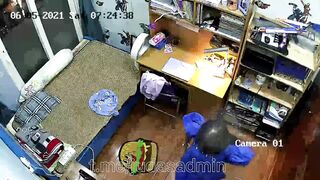 Hack cam phòng ngủ em học sinh