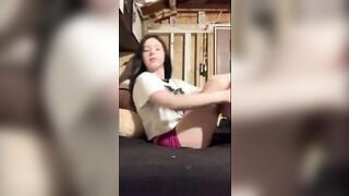 Còn chị gái nứng lồn vạch lồn e gái ra móc chát sex cho ny xem