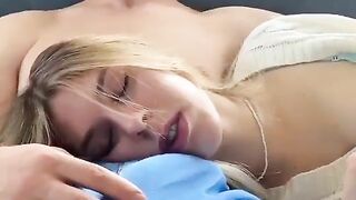 Chị gái xem phim ngủ lên chim e trai bị nó nhét cu vào mồm mà kobt