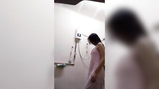 (Camera Giấu Kính) Quay Lén Gái Xinh Đi Tắm Phần 4