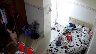 hack cam Hai mẹ con