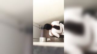 Quay lén em học sinh đi đái 3