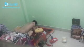 [Seri Hack Cam] Thg bạn thân dễ cô giáo về nhà địt bị quay lén lộ clip lên PageTrường