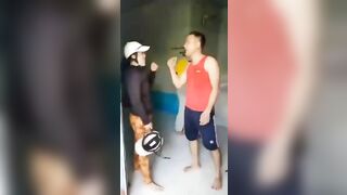 Đánh gen đi bẻ bắp ở nhà nghỉ