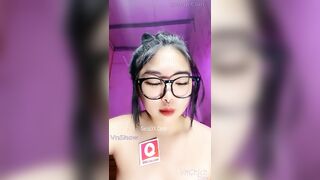 Em Chuppy cá tính vừa hút thuốc vừa móc lồn cực ngầu nè các đồng dâm