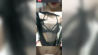 Em lily mới mua đồ mới mặc cho các anh xem nhưng sợ các anh thấy đầu ti hồng của ẻm