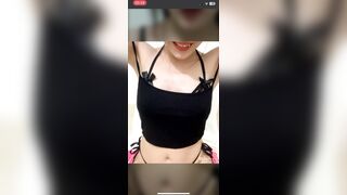 Em lily mới mua đồ mới mặc cho các anh xem nhưng sợ các anh thấy đầu ti hồng của ẻm