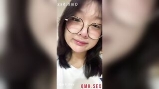 Hot] Nữ Sinh THPT kính cận Lớp 11 siêu xinh vú mới nhú lộ clip đi nhà nghỉ nghe rap V