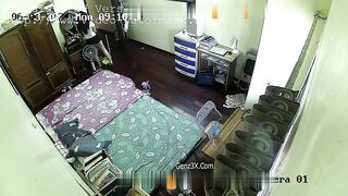 Bố Dượng Gắn Camera Quay Lén Phòng Con Gái Mới Lớn 4