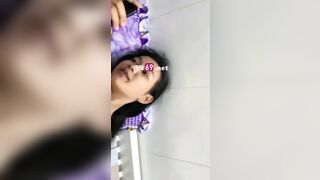 Em gái vú to đeo khuyên bướm chơi bạo gọi cả video với bạn vừa chịch