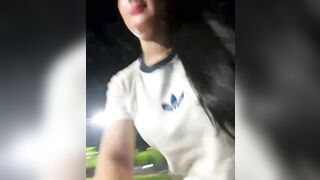Chị mbbg khoe mông to khi đi tập thể dục gạ trai ngoài công viên