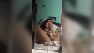 Ngon, E Lê Thùy Anh ka8 thủ dâm bắn nước lồn ướt hết giường