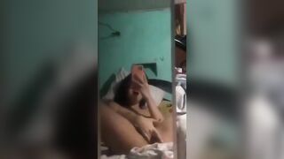 Ngon, E Lê Thùy Anh ka8 thủ dâm bắn nước lồn ướt hết giường