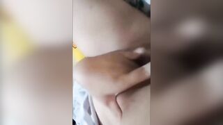 Ngon vl, E chuppy teen 2ka10 thủ dâm trong áo trường djt nhau sướng vl ra