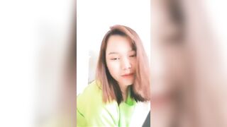 Em gái kh sợ cứ việc khoe hàng